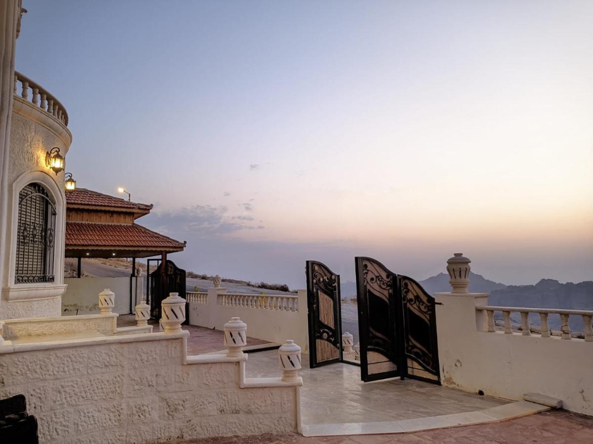 Relaxing Oasis Villa Вади Муса Экстерьер фото